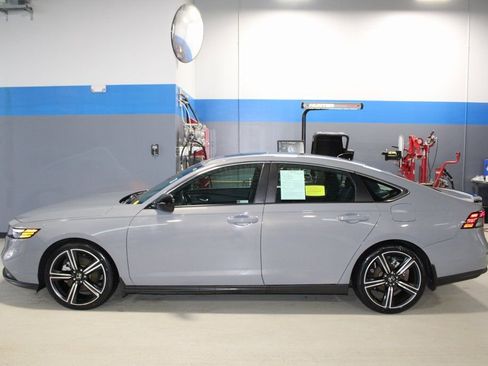 Used 2024 Honda Accord Sport image 12