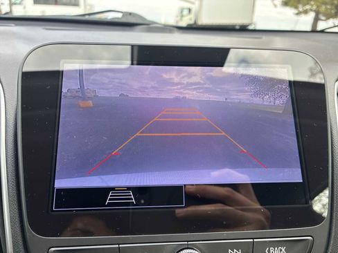 Used 2024 Chevrolet Malibu LT image 3