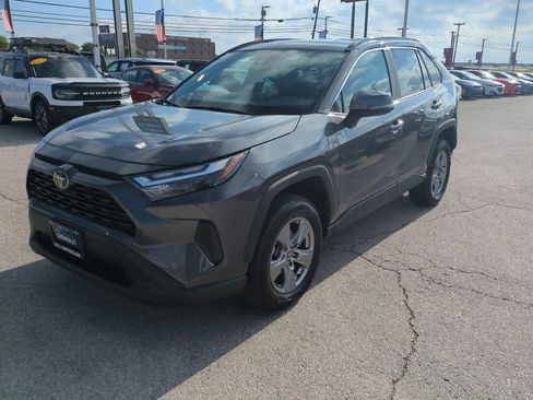 Used 2024 Toyota RAV4 XLE FWD image 4