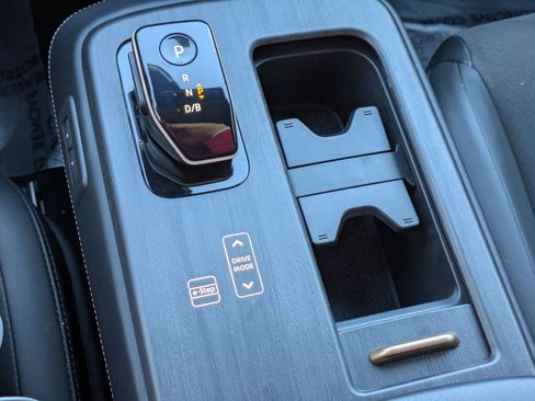 Used 2023 Nissan Ariya AWD image 26