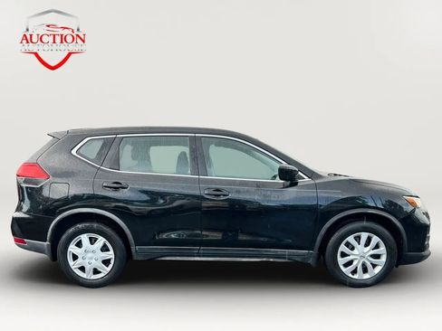 Used 2017 Nissan Rogue S FWD image 4