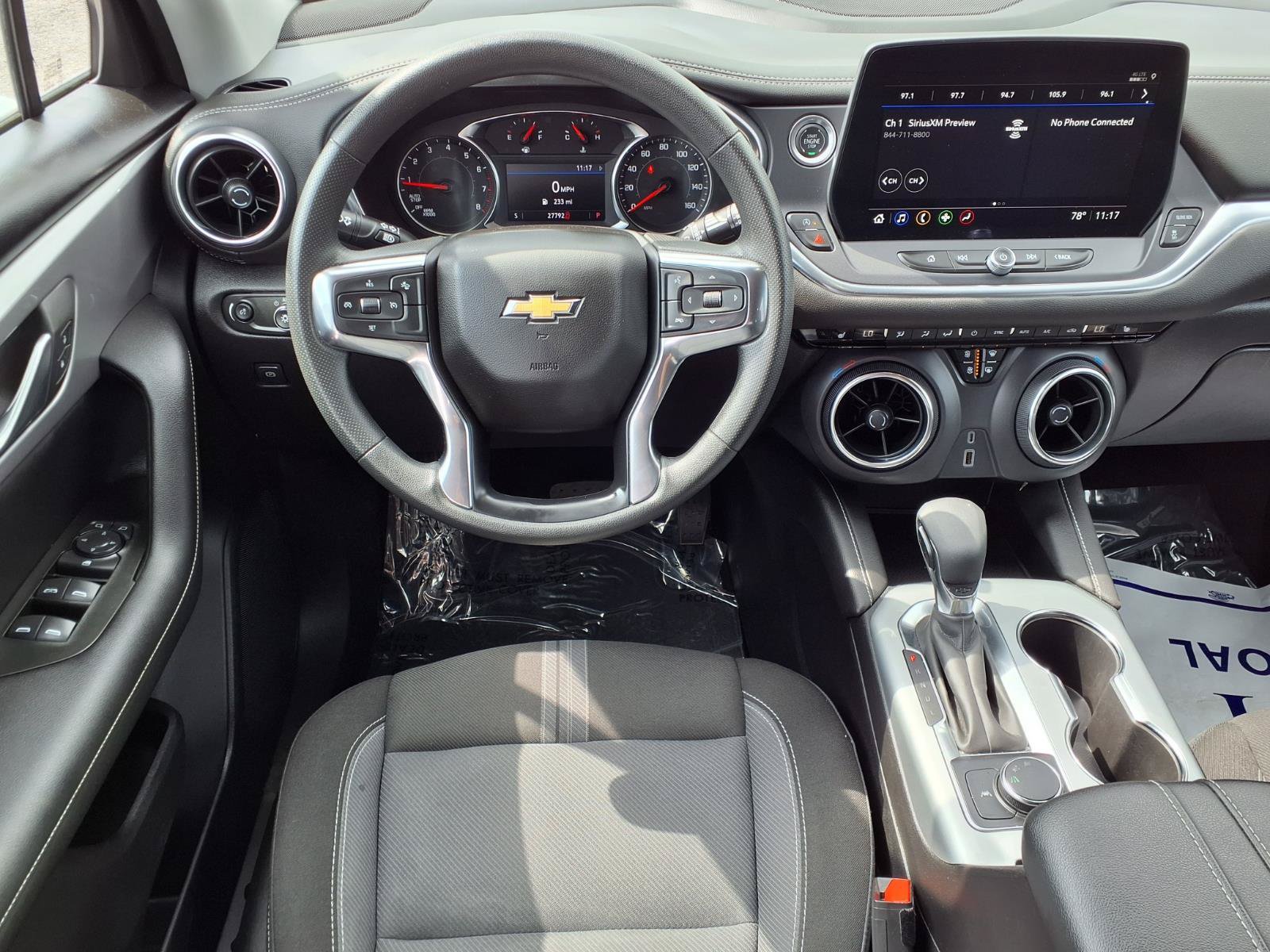 Used 2025 Chevrolet Blazer LT FWD image 3
