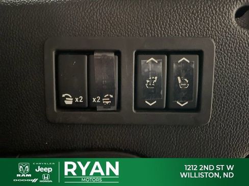 Used 2017 GMC Yukon XL SLT image 12