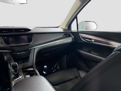 Used 2017 Cadillac XT5 Luxury w/ Driver Awareness Package FWD image 27