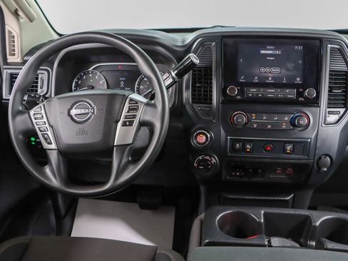 Used 2023 Nissan Titan SV image 18