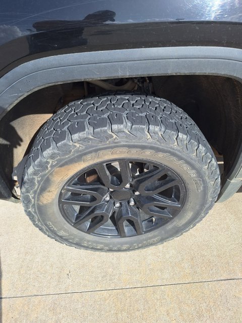 Used 2020 GMC Sierra 1500 AT4 w/ AT4 Premium Package AWD/4WD image 3
