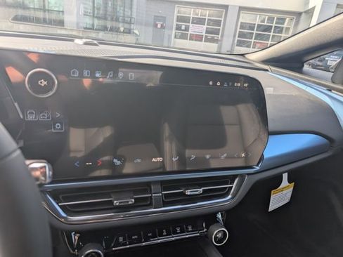 New 2026 Chevrolet Equinox EV LT image 20