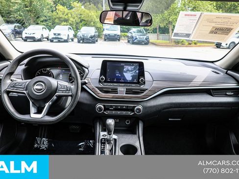 Used 2025 Nissan Altima 2.5 SV FWD image 23