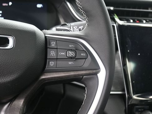 New 2025 Jeep Grand Cherokee Limited w/ Trailer Tow Package image 29