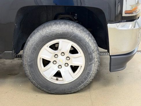 Used 2018 Chevrolet Silverado 1500 LT w/ All Star Edition AWD/4WD image 4
