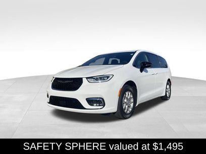 New 2026 Chrysler Pacifica Select