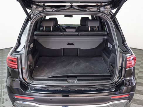 Certified 2025 Mercedes-Benz GLB 250 image 8