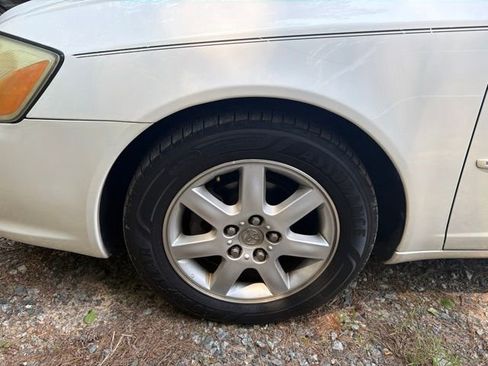 Used 2003 Toyota Avalon XLS FWD image 10