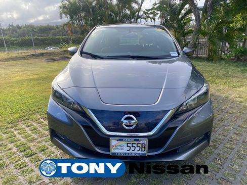 Used 2018 Nissan Leaf SV FWD image 2