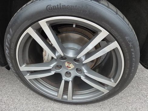 Used 2013 Porsche Cayenne S AWD/4WD image 32