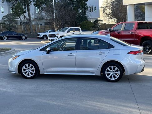 Used 2024 Toyota Corolla LE image 3