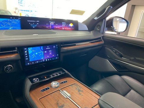 New 2025 Lincoln Navigator Black Label AWD/4WD image 25