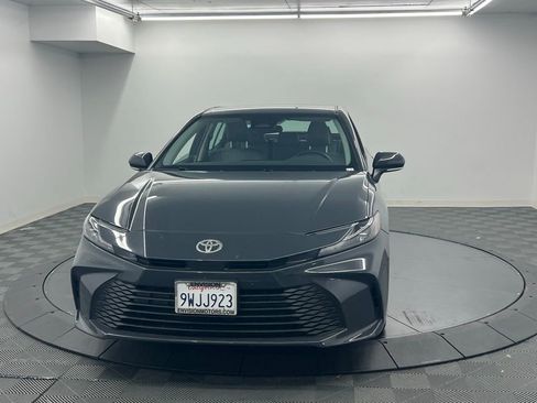 Used 2026 Toyota Camry LE image 5