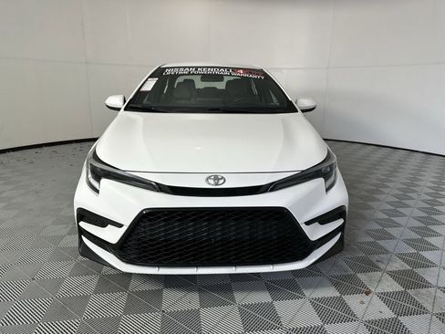 Used 2024 Toyota Corolla SE FWD image 3