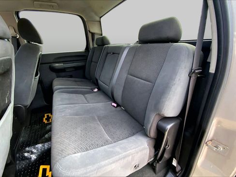 Used 2007 Chevrolet Silverado 1500 LT w/ 1LT Convenience Package AWD/4WD image 19