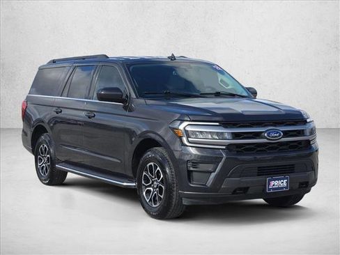 Used 2022 Ford Expedition Max XLT AWD/4WD image 3