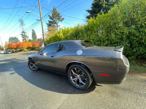 Used 2017 Dodge Challenger SXT Plus RWD image 7