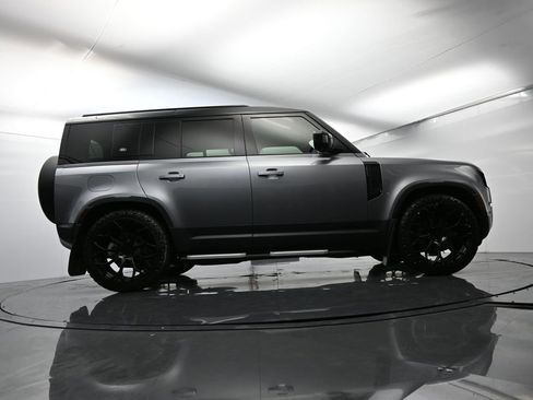 Used 2023 Land Rover Defender 110 S image 49