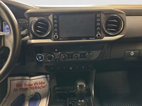 Used 2020 Toyota Tacoma TRD Off-Road w/ Technology Package AWD/4WD image 12