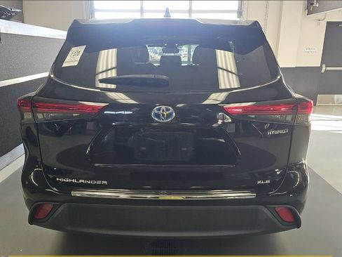 Used 2022 Toyota Highlander XLE w/ Protection Package #3 (TMS) image 5