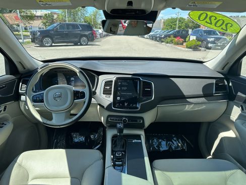 Used 2020 Volvo XC90 T6 Momentum AWD/4WD image 26