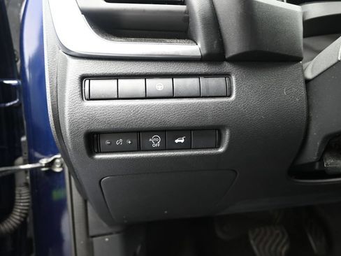 Used 2024 Nissan Rogue SV AWD/4WD image 12