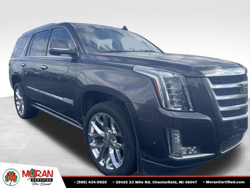 Used 2017 Cadillac Escalade Premium Luxury AWD/4WD image 3