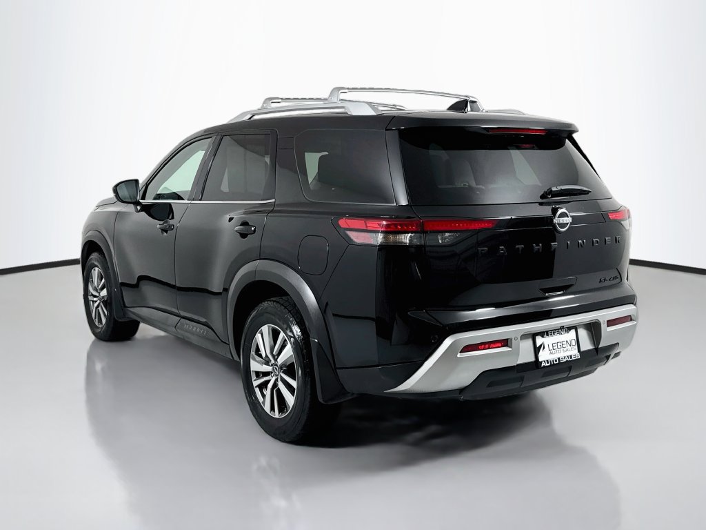 Used 2023 Nissan Pathfinder SL w/ Black Appearance Package AWD/4WD image 8