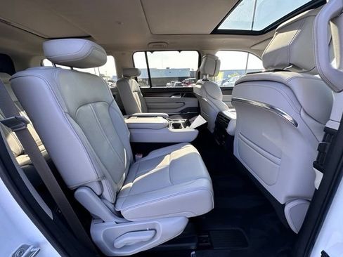 Used 2023 Jeep Grand Wagoneer 4WD image 31