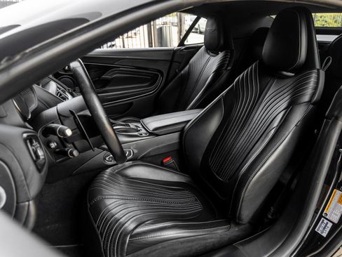 Used 2019 Aston Martin DB11 Volante RWD image 22