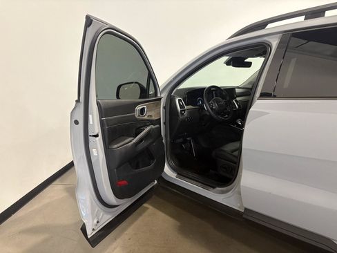 Used 2023 Kia Sorento SX Prestige AWD/4WD image 9