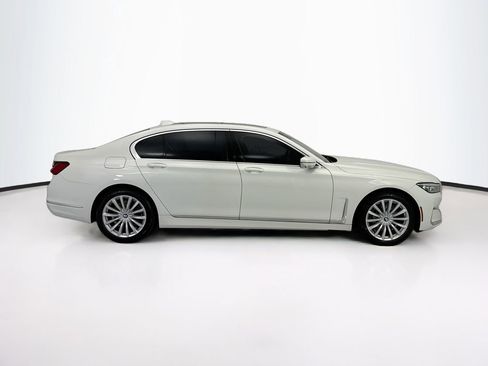 Used 2020 BMW 740i w/ Premium Package RWD image 4