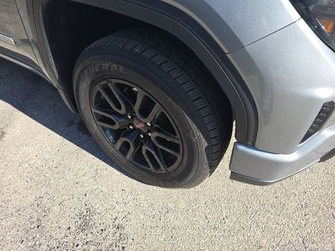 Used 2025 GMC Sierra 1500 Elevation image 10