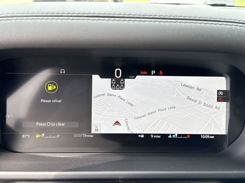 New 2025 Land Rover Defender 130 X-Dynamic SE image 28