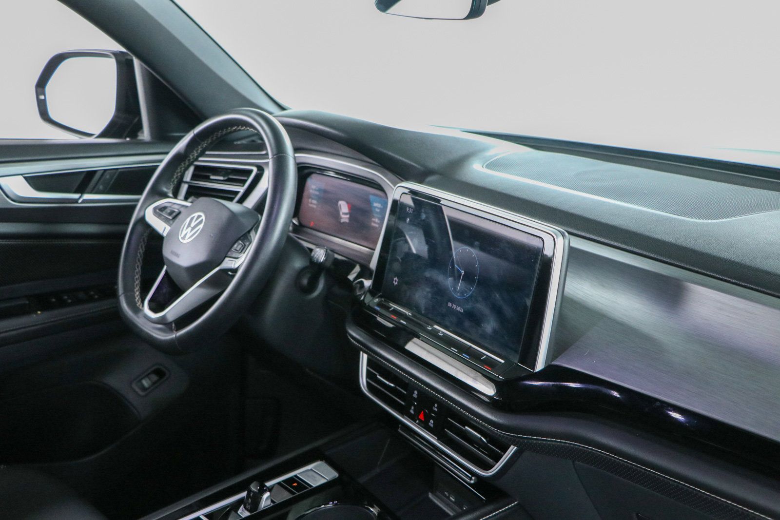 Used 2024 Volkswagen Atlas Cross Sport SE FWD image 26