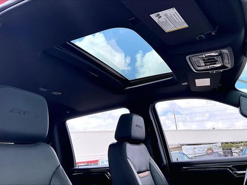 Used 2025 GMC Sierra 2500 AT4 w/ AT4 Premium Plus Package image 14