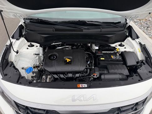 Certified 2024 Kia Seltos LX image 10