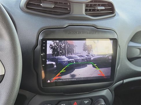 Used 2021 Jeep Renegade Sport w/ Sport Appearance Group image 16