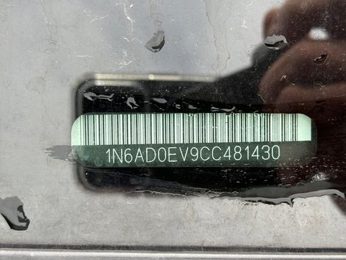 Used 2012 Nissan Frontier SV image 3