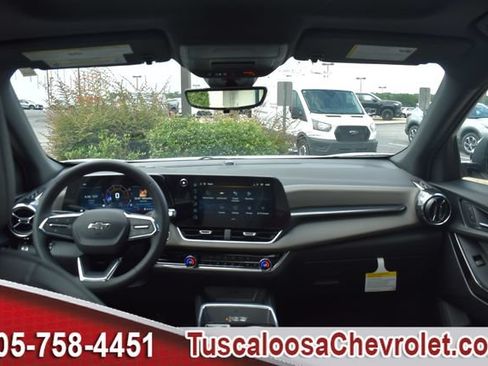 New 2026 Chevrolet Equinox LT w/ Convenience Package II FWD image 3