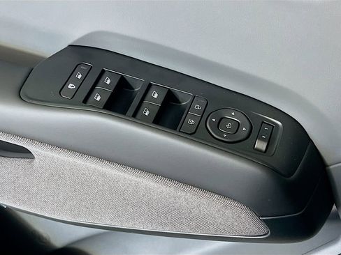 New 2026 Kia EV9 Land image 18