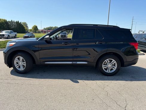 Used 2023 Ford Explorer XLT w/ Equipment Group 202A AWD/4WD image 3