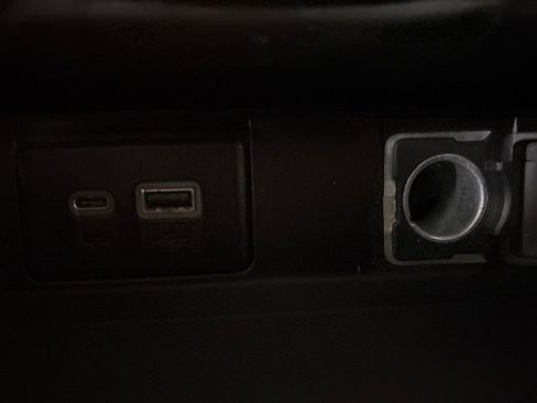 Used 2021 GMC Yukon XL SLT image 35