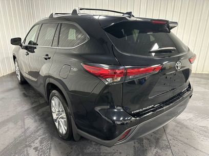 Used 2022 Toyota Highlander Limited