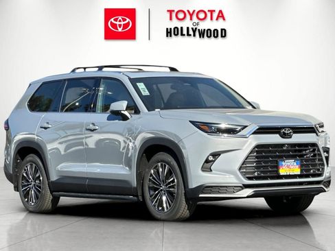 New 2026 Toyota Grand Highlander MAX Platinum image 2
